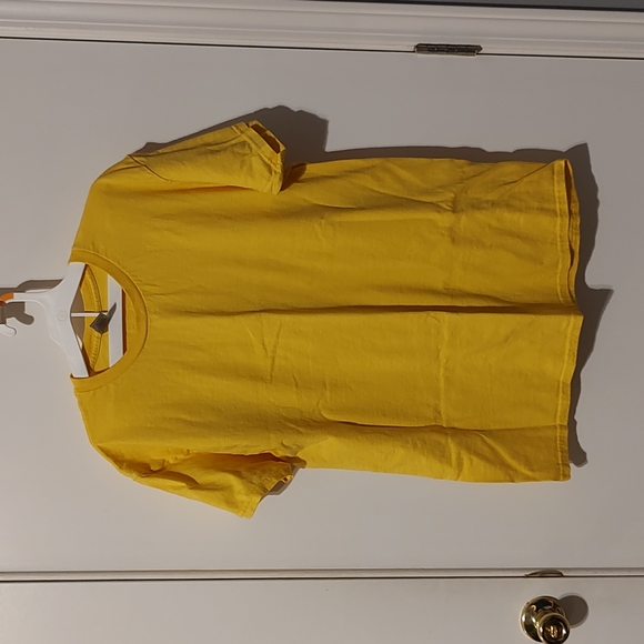 L yellow shirt - Picture 1 of 1